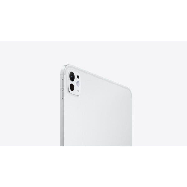iPad Pro 11-inch (M5) in Silver, camera close-up